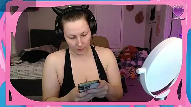 Customizable and immersive: Energize your taste buds and checkout our delicious choice of amateur cams liveshows with excited livestreamers getting their sweet physiques pounded with their beloved vibrating toys.