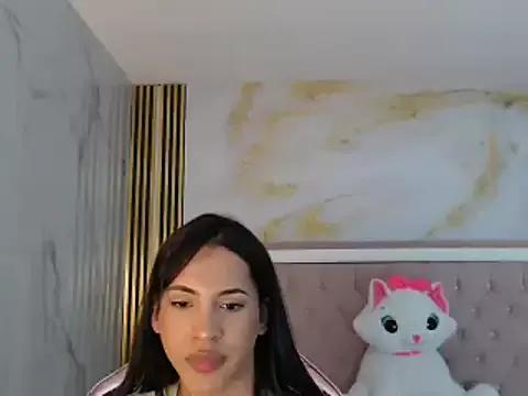 clara_evanss_s from StripChat is Freechat