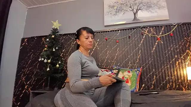 Customizable and immersive: Energize your taste buds and checkout our delicious choice of amateur cams liveshows with excited livestreamers getting their sweet physiques pounded with their beloved vibrating toys.