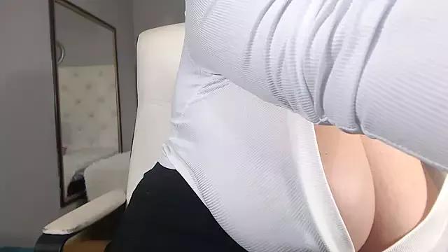 Customizable and immersive: Energize your taste buds and checkout our delicious choice of amateur cams liveshows with excited livestreamers getting their sweet physiques pounded with their beloved vibrating toys.