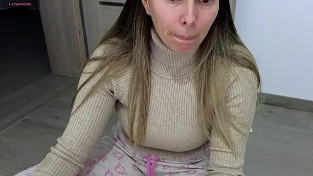 Customizable and immersive: Energize your taste buds and checkout our delicious choice of amateur cams liveshows with excited livestreamers getting their sweet physiques pounded with their beloved vibrating toys.
