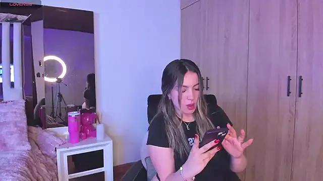 Customizable and immersive: Energize your taste buds and checkout our delicious choice of amateur cams liveshows with excited livestreamers getting their sweet physiques pounded with their beloved vibrating toys.