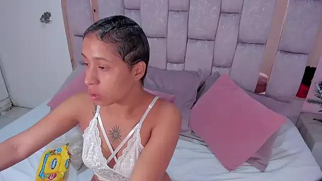 cloemorwen from StripChat is Freechat