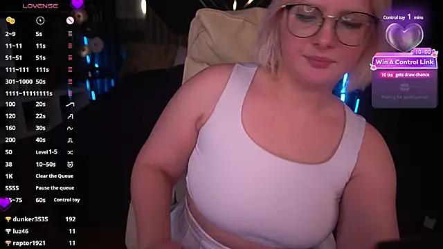 CoolTatis from StripChat