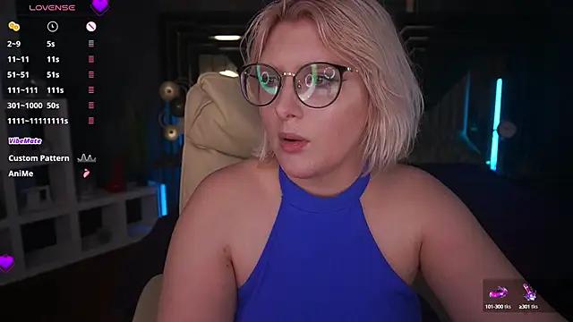 CoolTatis from StripChat