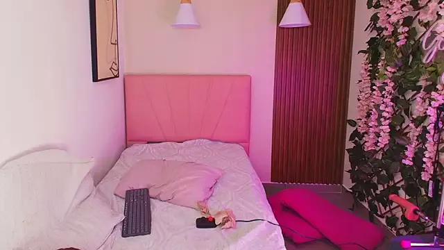 Coral_Lise from StripChat is Freechat