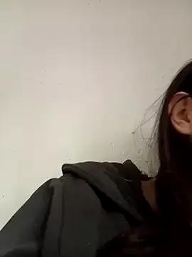 CoralSmit from StripChat is Freechat