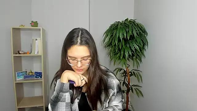 CorrinaHowery from StripChat is Freechat