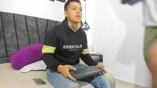 Customizable and immersive: Energize your taste buds and checkout our delicious choice of amateur cams liveshows with excited livestreamers getting their sweet physiques pounded with their beloved vibrating toys.