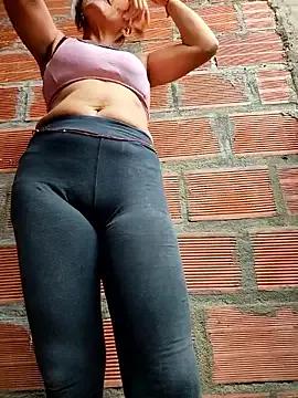 Crazy-Woman-Mature from StripChat is Freechat