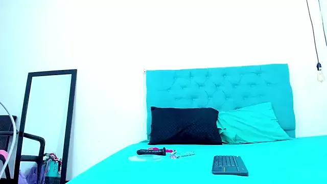 cris_dulce from StripChat is Freechat