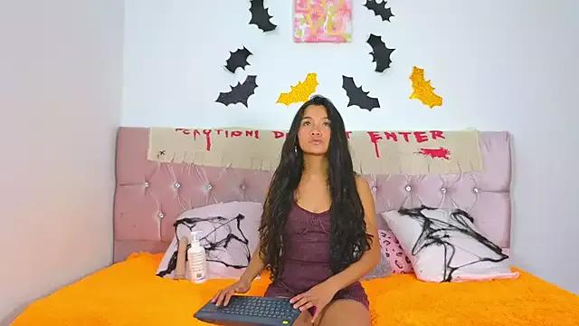 Cristal_moon1 from StripChat is Freechat