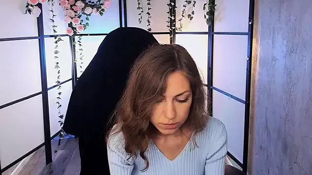 Crystalique from StripChat is Freechat