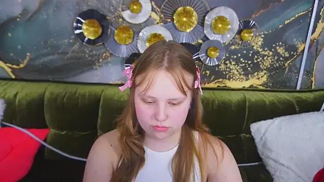 CrystallPaws from StripChat is Freechat