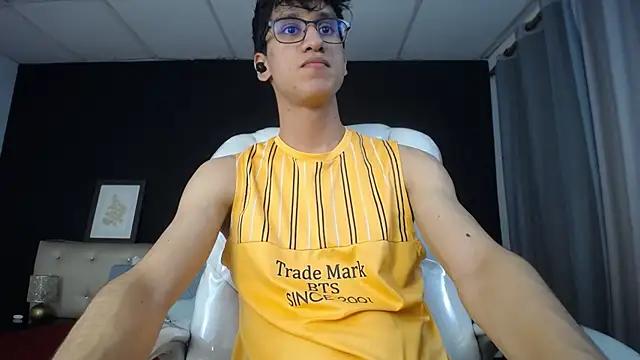 Customizable and immersive: Energize your taste buds and checkout our delicious choice of amateur cams liveshows with excited livestreamers getting their sweet physiques pounded with their beloved vibrating toys.