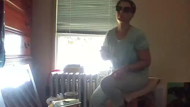 CUMFOREVERY1nTitTiES2 from StripChat is Freechat