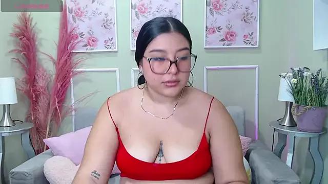 curvydelicios_zoe from StripChat is Freechat