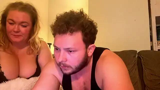 CurvyMilfWithBigJugs from StripChat is Freechat