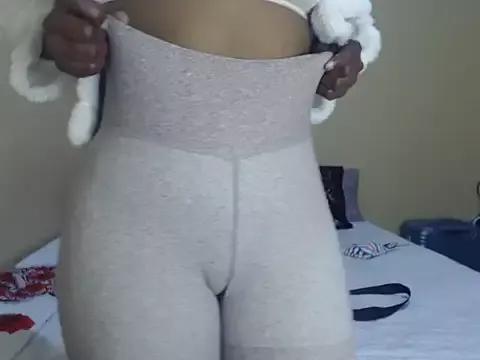 Curvysmallyxx from StripChat is Freechat