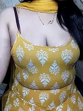 Cute-Akshi from StripChat is Freechat