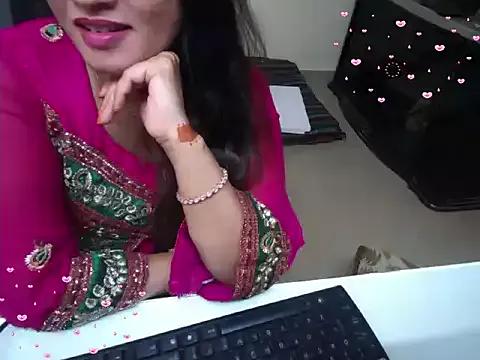 Cute_Aarushii from StripChat is Freechat