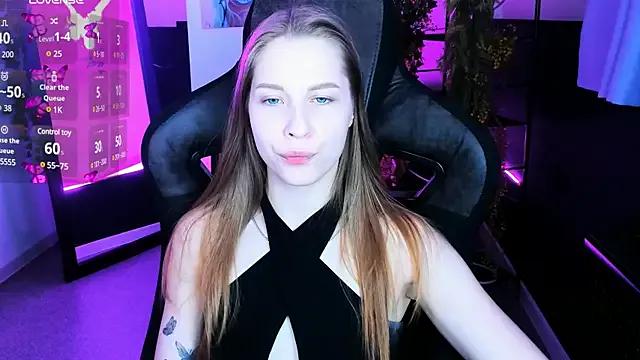 CuteMousee from StripChat is Freechat