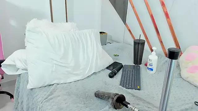 Customizable and immersive: Energize your taste buds and checkout our delicious choice of amateur cams liveshows with excited livestreamers getting their sweet physiques pounded with their beloved vibrating toys.