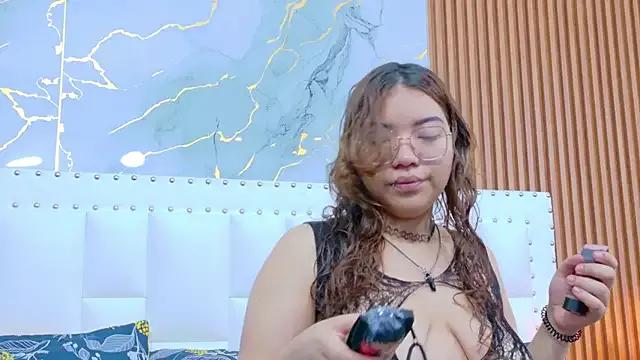 cutiecurvyForeign from StripChat is Freechat