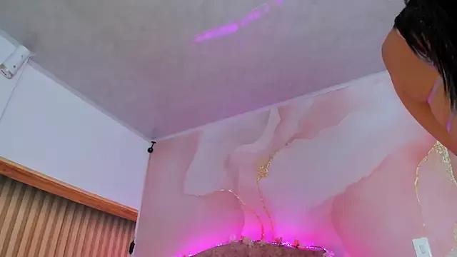 Customizable and immersive: Energize your taste buds and checkout our delicious choice of amateur cams liveshows with excited livestreamers getting their sweet physiques pounded with their beloved vibrating toys.