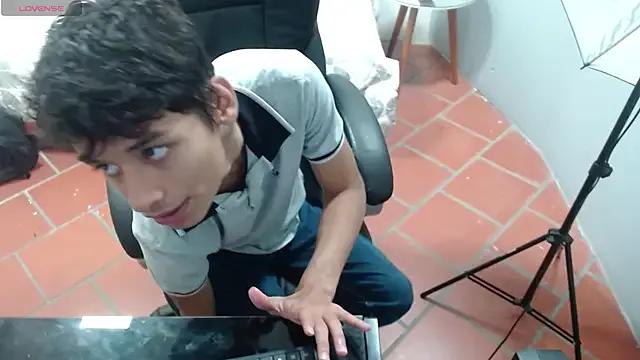 Darkbluemoon22 from StripChat is Freechat