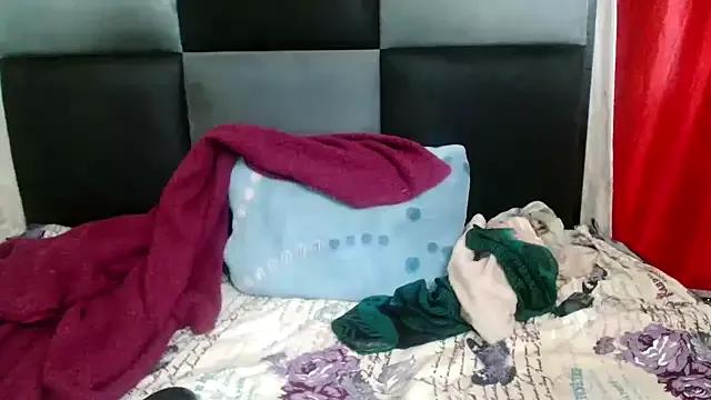 DarkBubble18 from StripChat is Freechat
