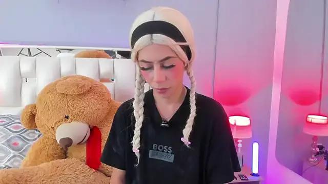 Customizable and immersive: Energize your taste buds and checkout our delicious choice of amateur cams liveshows with excited livestreamers getting their sweet physiques pounded with their beloved vibrating toys.