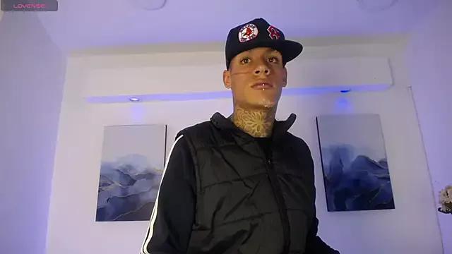 DereckStorm from StripChat is Freechat