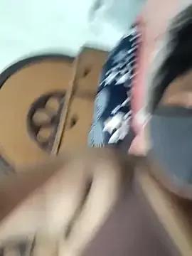 DesiLoverz from StripChat is Freechat