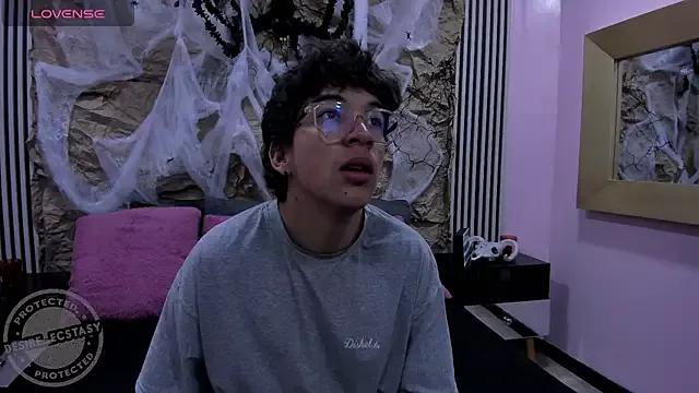 Customizable and immersive: Energize your taste buds and checkout our delicious choice of amateur cams liveshows with excited livestreamers getting their sweet physiques pounded with their beloved vibrating toys.