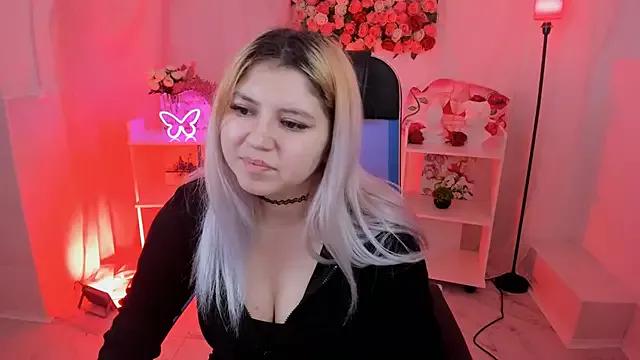 DiaAngell from StripChat is Freechat