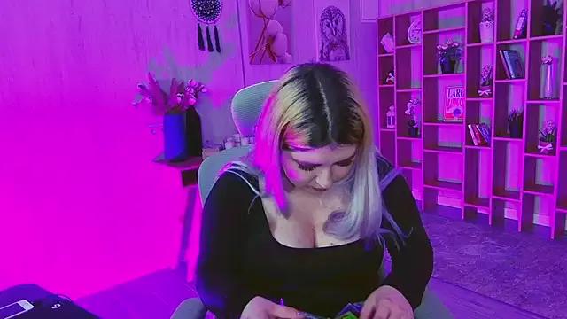 Customizable and immersive: Energize your taste buds and checkout our delicious choice of amateur cams liveshows with excited livestreamers getting their sweet physiques pounded with their beloved vibrating toys.