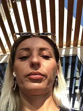 Diamond_Bunny_ from StripChat is Freechat