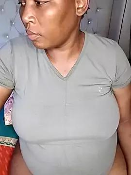 diana323 from StripChat is Freechat