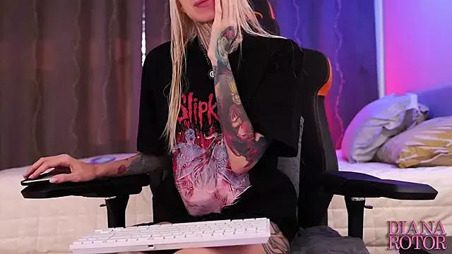 Customizable and immersive: Energize your taste buds and checkout our delicious choice of amateur cams liveshows with excited livestreamers getting their sweet physiques pounded with their beloved vibrating toys.