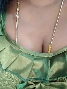 Dollybell from StripChat is Freechat
