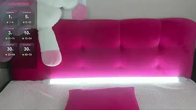 DollyLovess from StripChat is Freechat