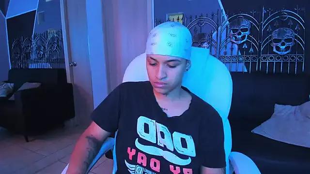 Dominick_jones from StripChat is Freechat