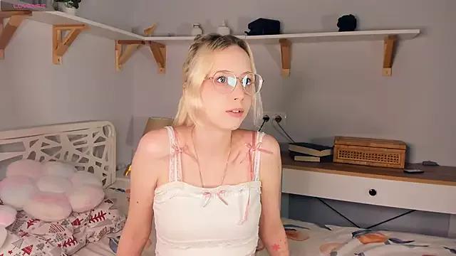 Customizable and immersive: Energize your taste buds and checkout our delicious choice of amateur cams liveshows with excited livestreamers getting their sweet physiques pounded with their beloved vibrating toys.