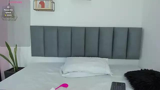 Customizable and immersive: Energize your taste buds and checkout our delicious choice of amateur cams liveshows with excited livestreamers getting their sweet physiques pounded with their beloved vibrating toys.