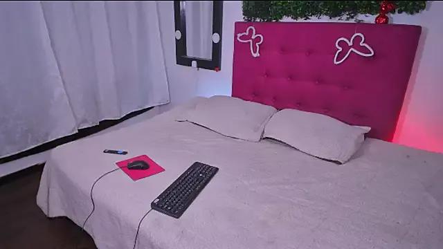 Eimy_Lenox from StripChat is Freechat