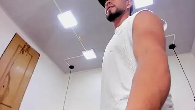 Eithan_Connorr from StripChat is Freechat