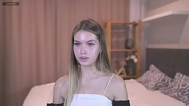 EleneDrews from StripChat is Freechat