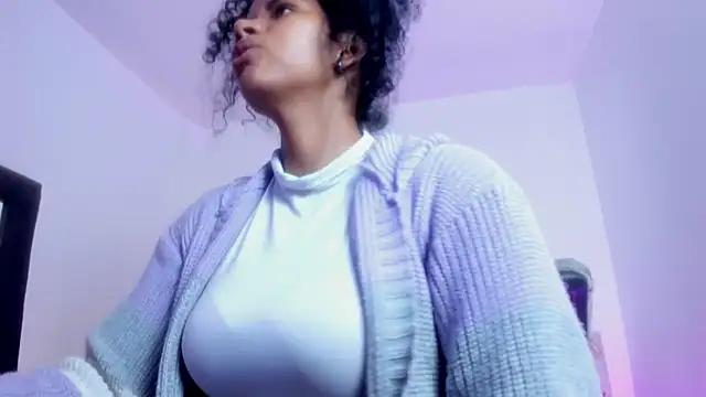 Ellie_Alves from StripChat