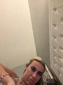 EllieMaeBaby from StripChat is Freechat